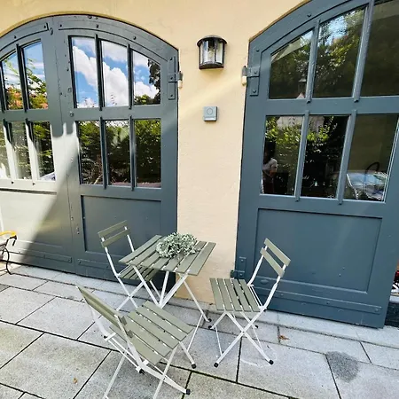 Διαμέρισμα Old Town Gem With Designer Flair Landsberg am Lech