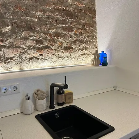 Old Town Gem With Designer Flair Appartement *