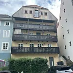 Old Town Gem With Designer Flair דירה *