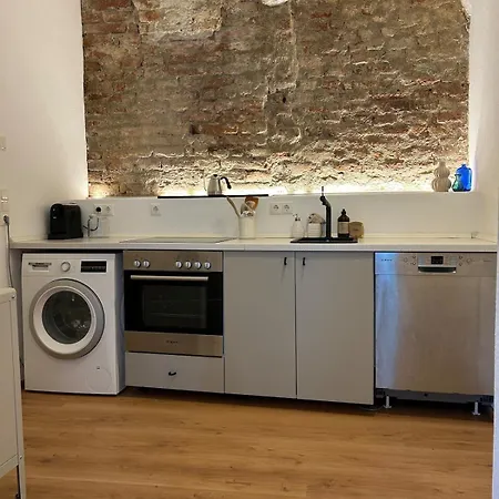 Old Town Gem With Designer Flair Διαμέρισμα